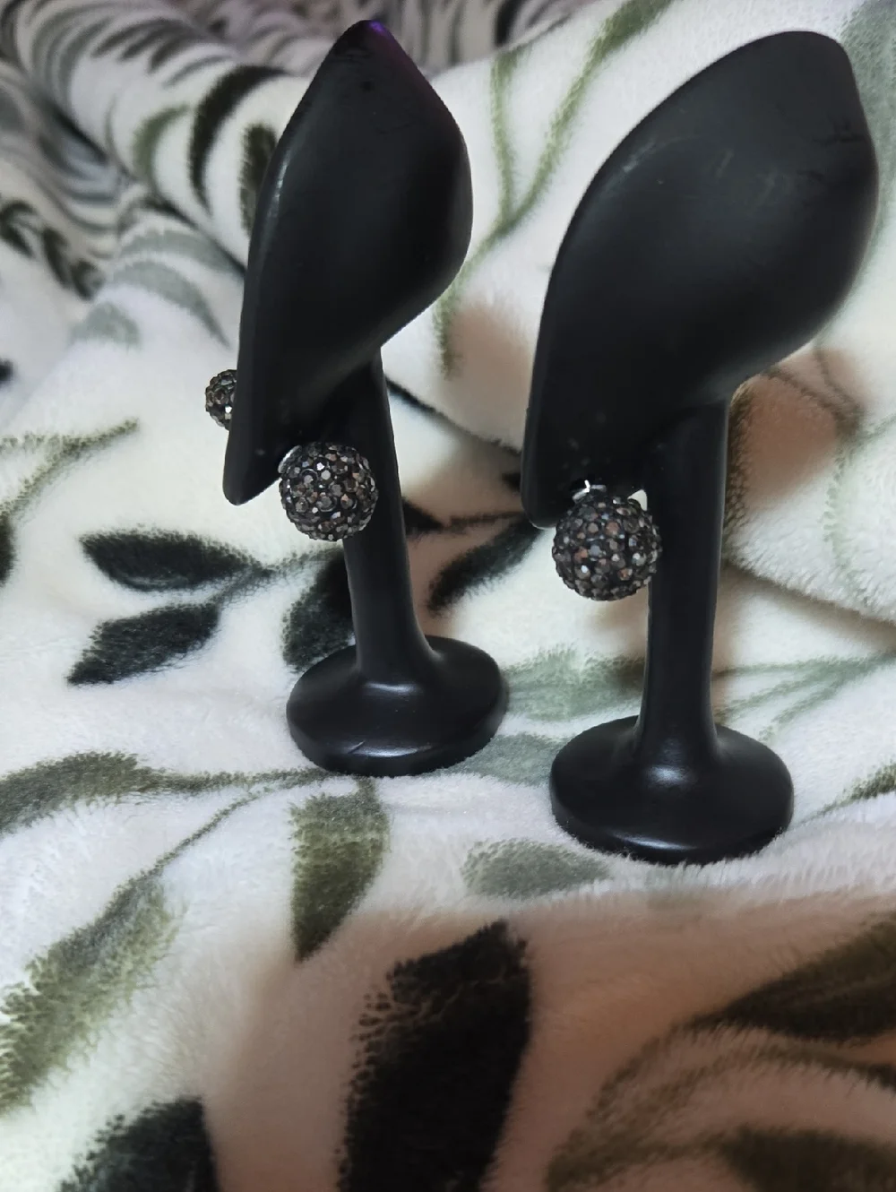 Earrings - Picture 3 of 5